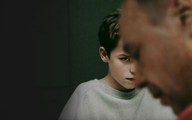 Una scena della serie Adolescence